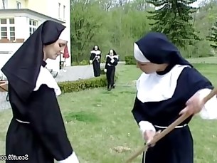 German Nun get her First Fuck from Repairman in Kloster